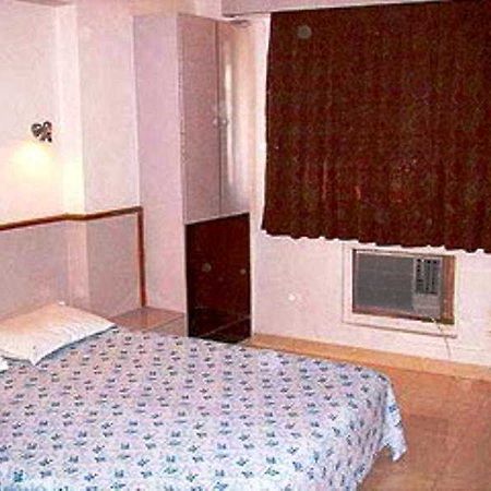 Hotel Singhs International Mumbai Exterior photo