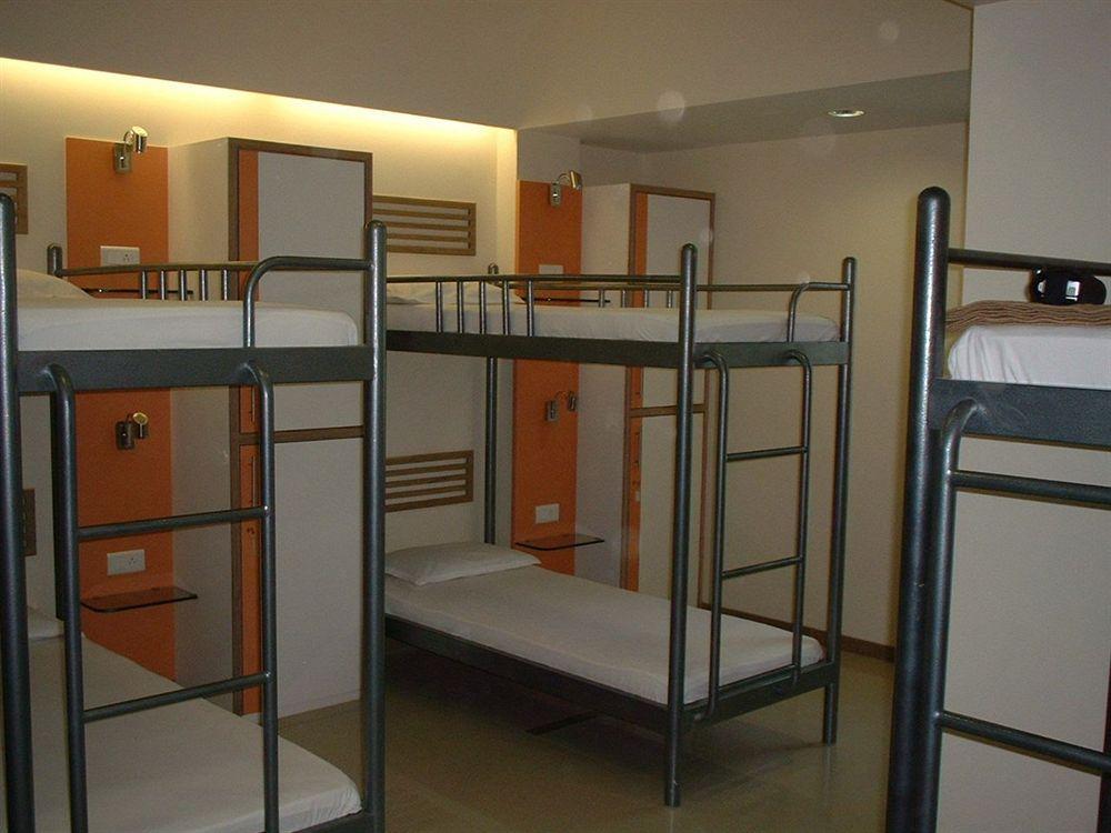 Hotel Singhs International Mumbai Exterior photo